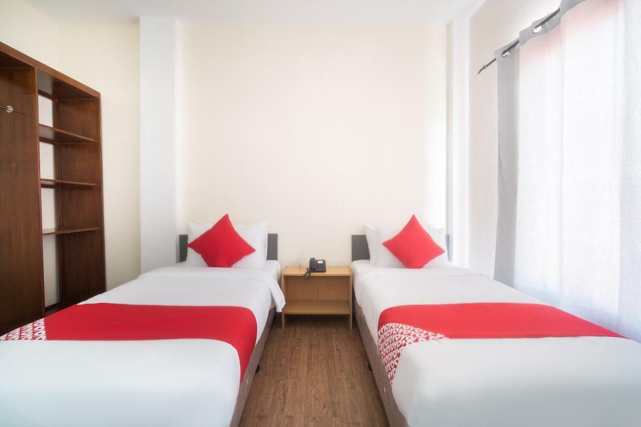 Oyo 162 The West Inn Davao Екстер'єр фото
